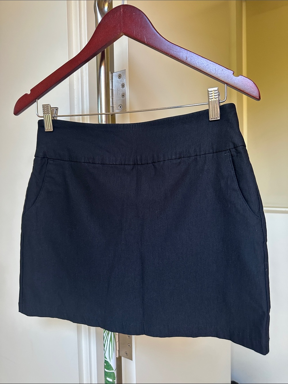 Black Attyre Mini Skort with Front Pockets Size 2